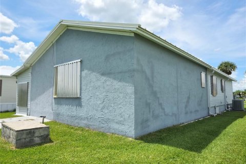 House in Okeechobee, Florida 3 bedrooms, 130.62 sq.m. № 1885622 - photo 3