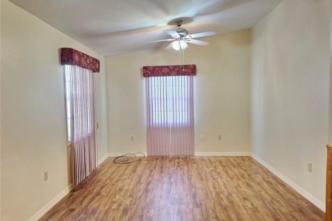House in Okeechobee, Florida 3 bedrooms, 130.62 sq.m. № 1885622 - photo 9
