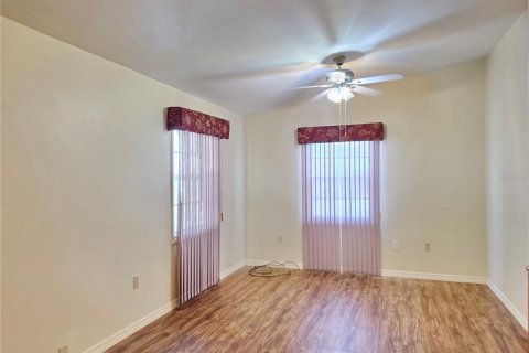 House in Okeechobee, Florida 3 bedrooms, 130.62 sq.m. № 1885622 - photo 10