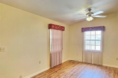 House in Okeechobee, Florida 3 bedrooms, 130.62 sq.m. № 1885622 - photo 11