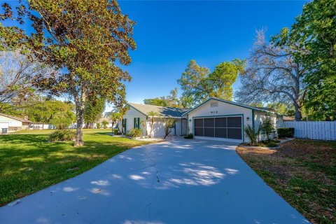 House in Port Orange, Florida 3 bedrooms, 147.62 sq.m. № 1585592 - photo 2