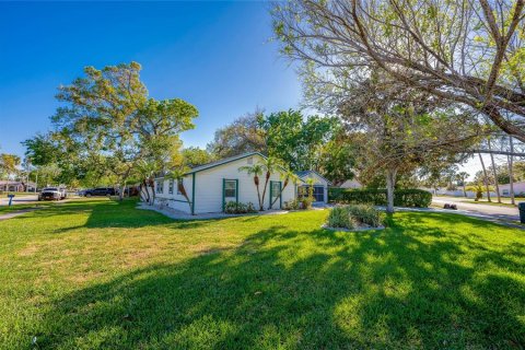 House in Port Orange, Florida 3 bedrooms, 147.62 sq.m. № 1585592 - photo 3
