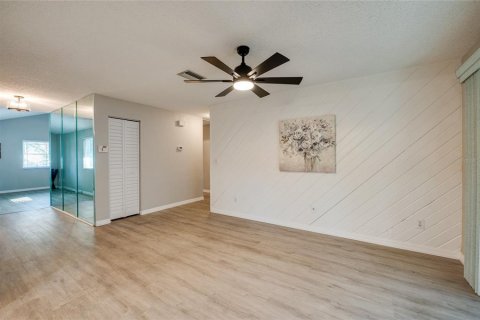 House in Port Orange, Florida 3 bedrooms, 147.62 sq.m. № 1585592 - photo 10