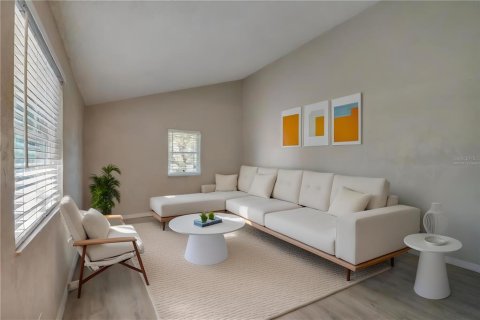 House in Port Orange, Florida 3 bedrooms, 147.62 sq.m. № 1585592 - photo 7