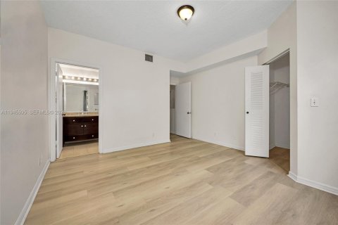 Touwnhouse à vendre à Weston, Floride: 2 chambres, 105.07 m2 № 2001986 - photo 11