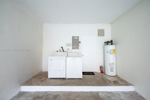 Touwnhouse à vendre à Weston, Floride: 2 chambres, 105.07 m2 № 2001986 - photo 19