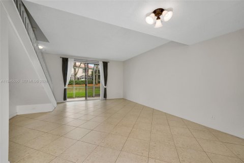 Touwnhouse à vendre à Weston, Floride: 2 chambres, 105.07 m2 № 2001986 - photo 6