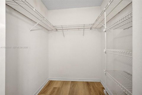 Touwnhouse à vendre à Weston, Floride: 2 chambres, 105.07 m2 № 2001986 - photo 17