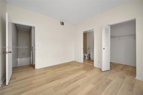 Touwnhouse à vendre à Weston, Floride: 2 chambres, 105.07 m2 № 2001986 - photo 15