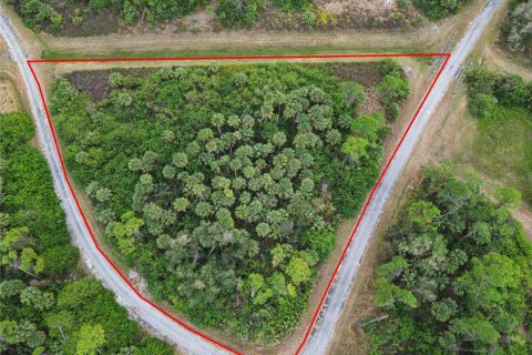 Terreno en venta en North Port, Florida № 1546689 - foto 1