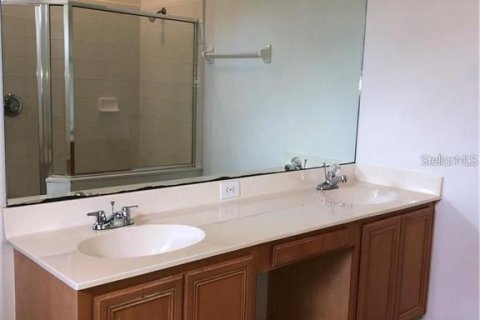 Casa en alquiler en Kissimmee, Florida, 4 dormitorios, 204.85 m2 № 1917385 - foto 24