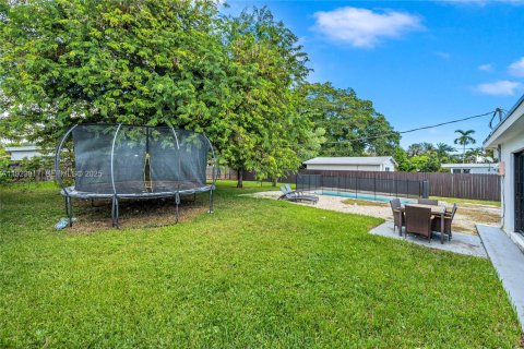 Casa en venta en Miami, Florida, 4 dormitorios, 178.56 m2 № 1982328 - foto 15