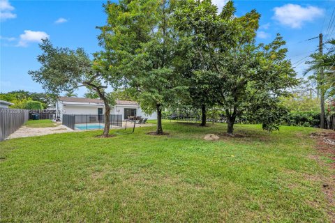 Casa en venta en Miami, Florida, 4 dormitorios, 178.56 m2 № 1982328 - foto 17