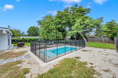 Casa en venta en Miami, Florida, 4 dormitorios, 178.56 m2 № 1982328 - foto 11