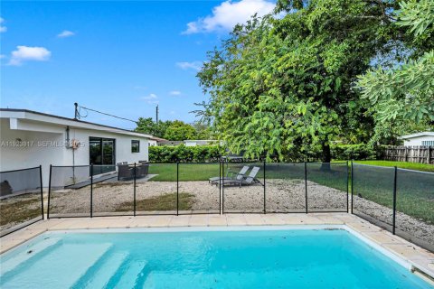 Casa en venta en Miami, Florida, 4 dormitorios, 178.56 m2 № 1982328 - foto 8