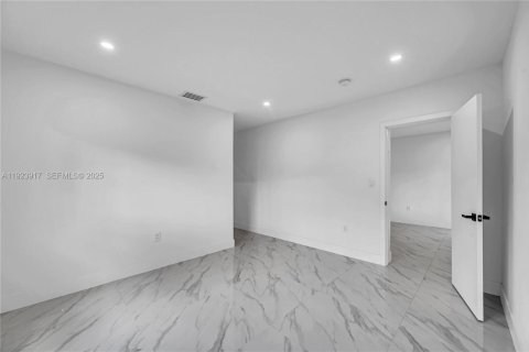 Casa en venta en Miami, Florida, 4 dormitorios, 178.56 m2 № 1982328 - foto 30