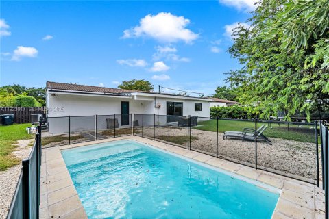 Casa en venta en Miami, Florida, 4 dormitorios, 178.56 m2 № 1982328 - foto 7