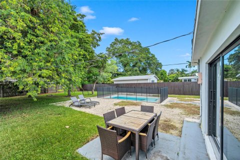 Casa en venta en Miami, Florida, 4 dormitorios, 178.56 m2 № 1982328 - foto 16