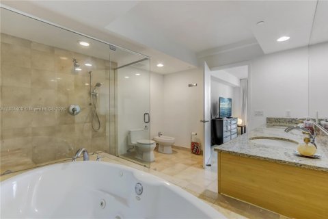 Купить кондоминиум в Халландейл-Бич, Флорида 3 спальни, 155.61м2, № 2012247 - фото 16