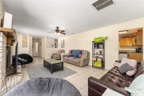 House in Gainesville, Florida 3 bedrooms, 130.99 sq.m. № 2095702 - photo 9
