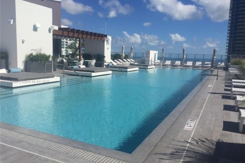 Condo in Miami, Florida, 1 bedroom  № 1926747 - photo 9