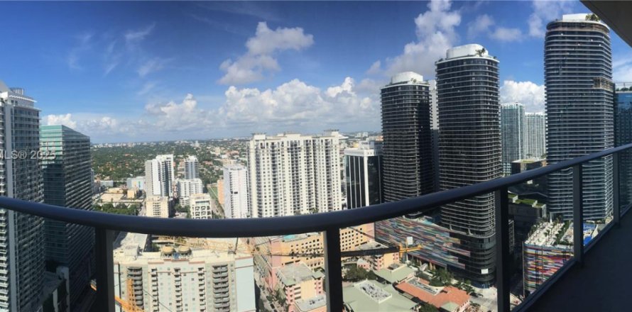 Condo in Miami, Florida, 1 bedroom № 1926747
