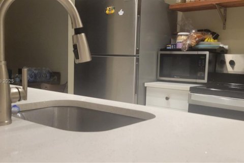 Studio in the Condo in Hollywood, Florida № 2036886 - photo 9