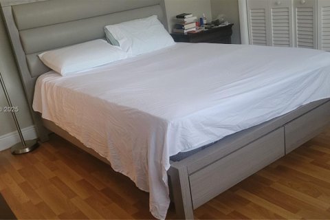 Studio in the Condo in Hollywood, Florida № 2036886 - photo 2