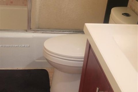 Studio in the Condo in Hollywood, Florida № 2036886 - photo 4