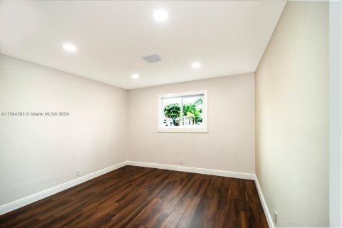 House in Plantation, Florida 3 bedrooms, 175.4 sq.m. № 1935954 - photo 19