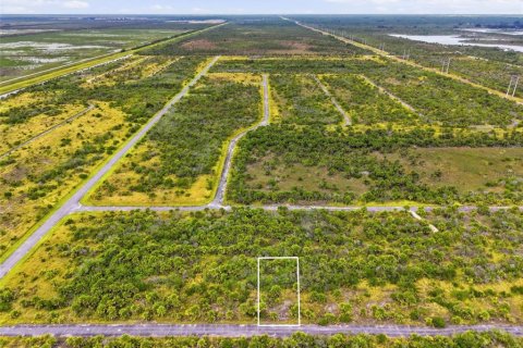 Terrain à Palm Bay, Floride № 2159777