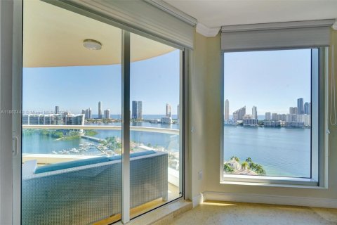 Снять в аренду кондоминиум в Авентура, Флорида 3 спальни, 188.59м2, № 1961375 - фото 23