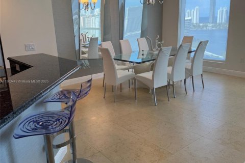 Снять в аренду кондоминиум в Авентура, Флорида 3 спальни, 188.59м2, № 1961375 - фото 8