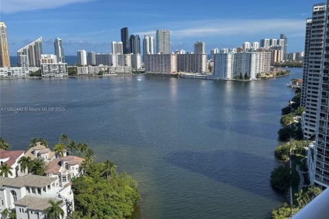 Снять в аренду кондоминиум в Авентура, Флорида 3 спальни, 188.59м2, № 1961375 - фото 2