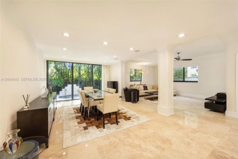 Купить виллу или дом в Майами, Флорида 4 спальни, 316.24м2, № 2066634 - фото 11