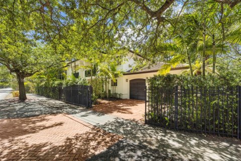 Villa ou maison à Miami, Floride 4 chambres, 316.24 m2 № 2066634