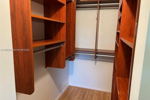 Condominio en alquiler en Pembroke Pines, Florida, 2 dormitorios, 76.37 m2 № 2059906 - foto 14