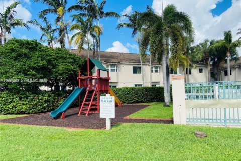 Condominio en alquiler en Pembroke Pines, Florida, 2 dormitorios, 76.37 m2 № 2059906 - foto 17