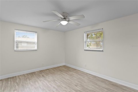 House in Tampa, Florida 4 bedrooms, 217.3 sq.m. № 1918529 - photo 18