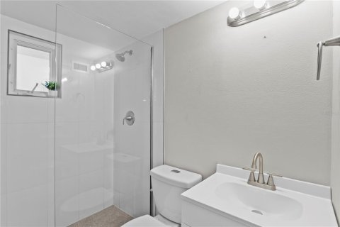 House in Tampa, Florida 4 bedrooms, 217.3 sq.m. № 1918529 - photo 19