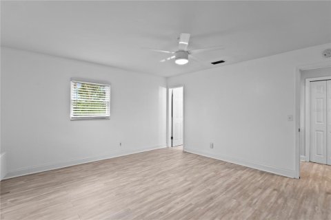 House in Tampa, Florida 4 bedrooms, 217.3 sq.m. № 1918529 - photo 23