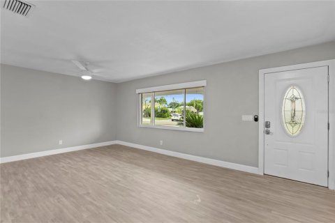 House in Tampa, Florida 4 bedrooms, 217.3 sq.m. № 1918529 - photo 7