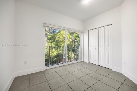 Commercial property in Miami, Florida 227.98 sq.m. № 1970275 - photo 14