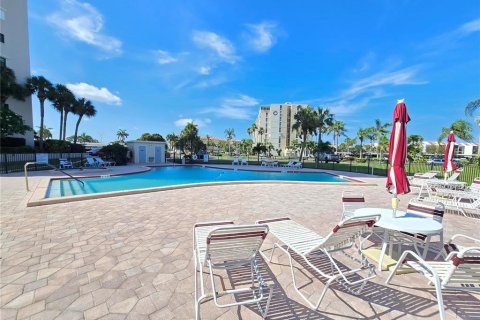 Снять в аренду кондоминиум в Южная Пасадена, Флорида 3 комнаты, 79.43м2, № 2155849 - фото 22