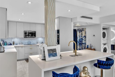 Condo in Key Biscayne, Florida, 2 bedrooms  № 2025030 - photo 19