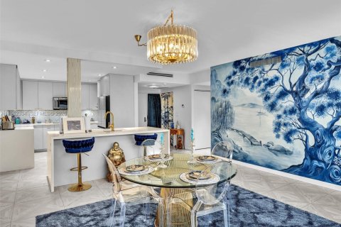 Condo in Key Biscayne, Florida, 2 bedrooms  № 2025030 - photo 10