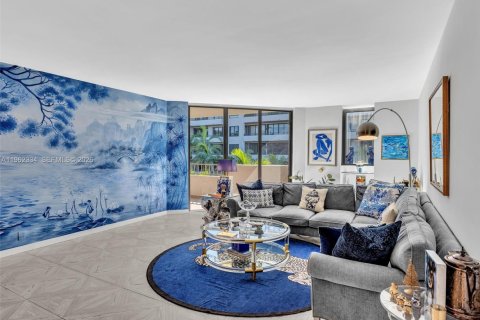 Condo in Key Biscayne, Florida, 2 bedrooms  № 2025030 - photo 20