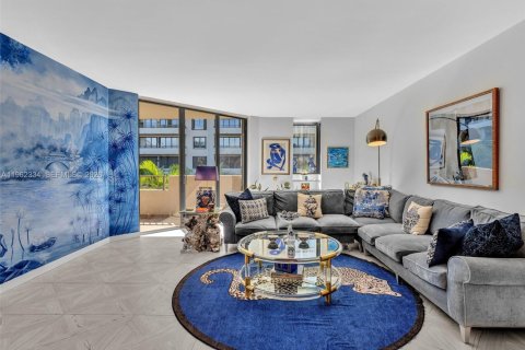 Condo in Key Biscayne, Florida, 2 bedrooms  № 2025030 - photo 22