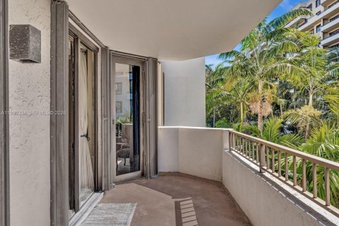 Condo in Key Biscayne, Florida, 2 bedrooms  № 2025030 - photo 26