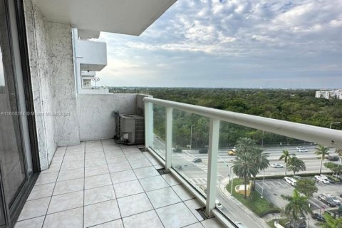 Condominio en North Miami, Florida, 2 dormitorios  № 2022926